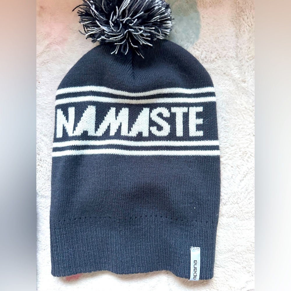 Apana Beanie OS with Pom Pom
